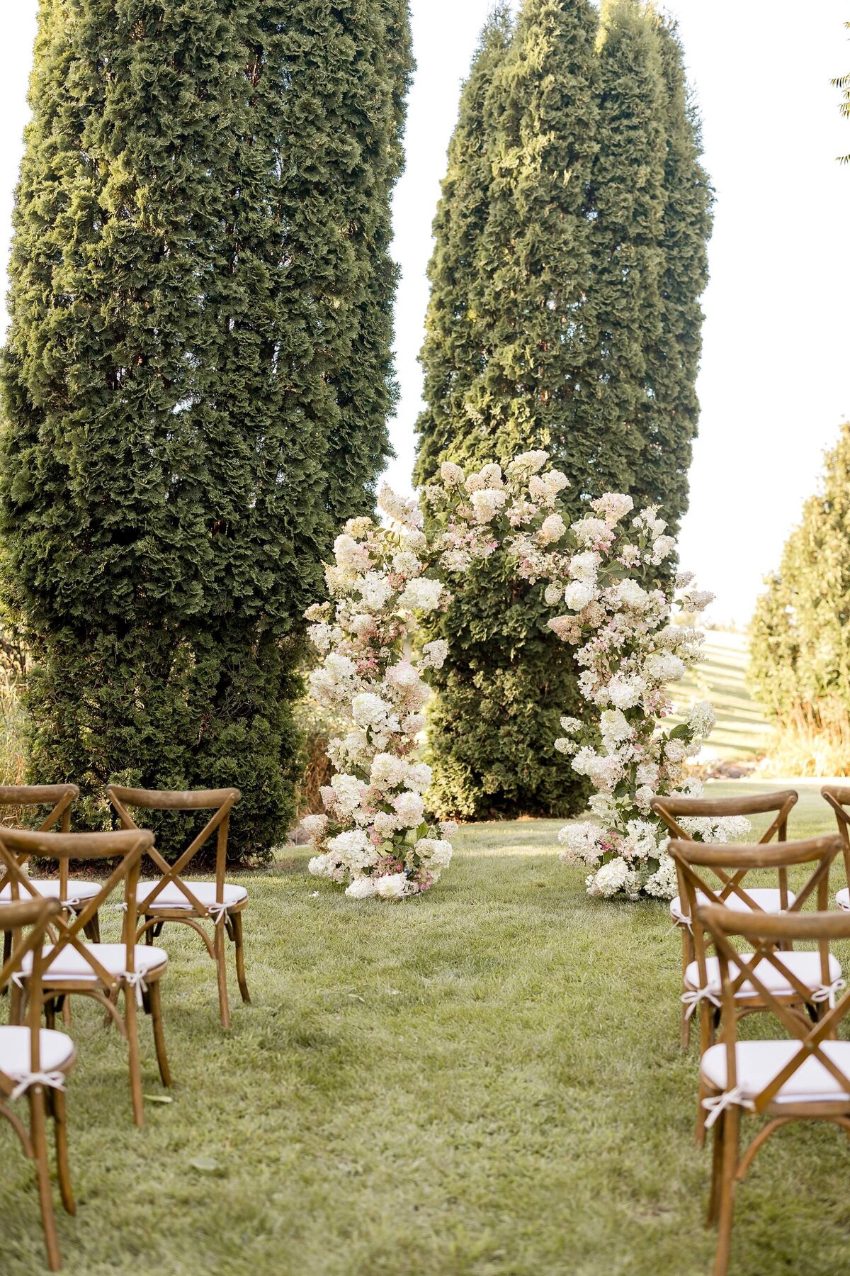 private-property-wedding-ideas-at-home-wedding-mn-alexandra-robyn-photo-_0001