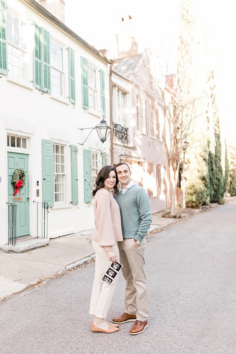 Downtown-Charleston-Pregnancy-Announcement-Session_0016