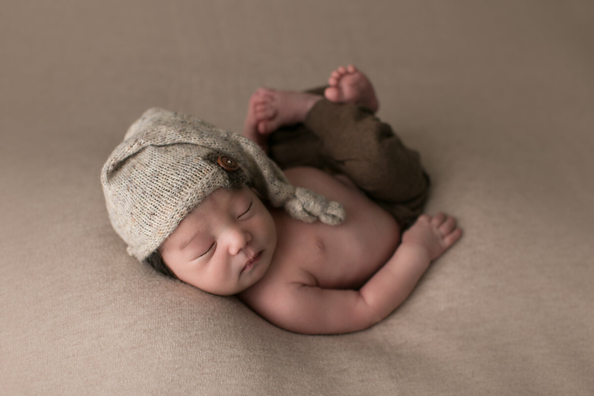 inland_empire_newborn_photographer_baby_boy_netural_tones
