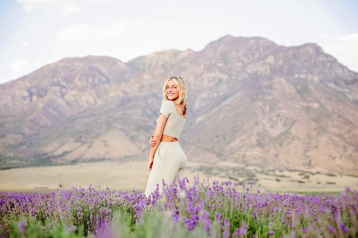 Utah-County-Lavender-Mini-Session-Magnolia-and-Grace-Photography-Co# (1)-2