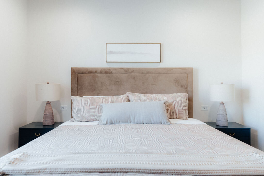 Beezah_FrankiesPlace_ALL-187