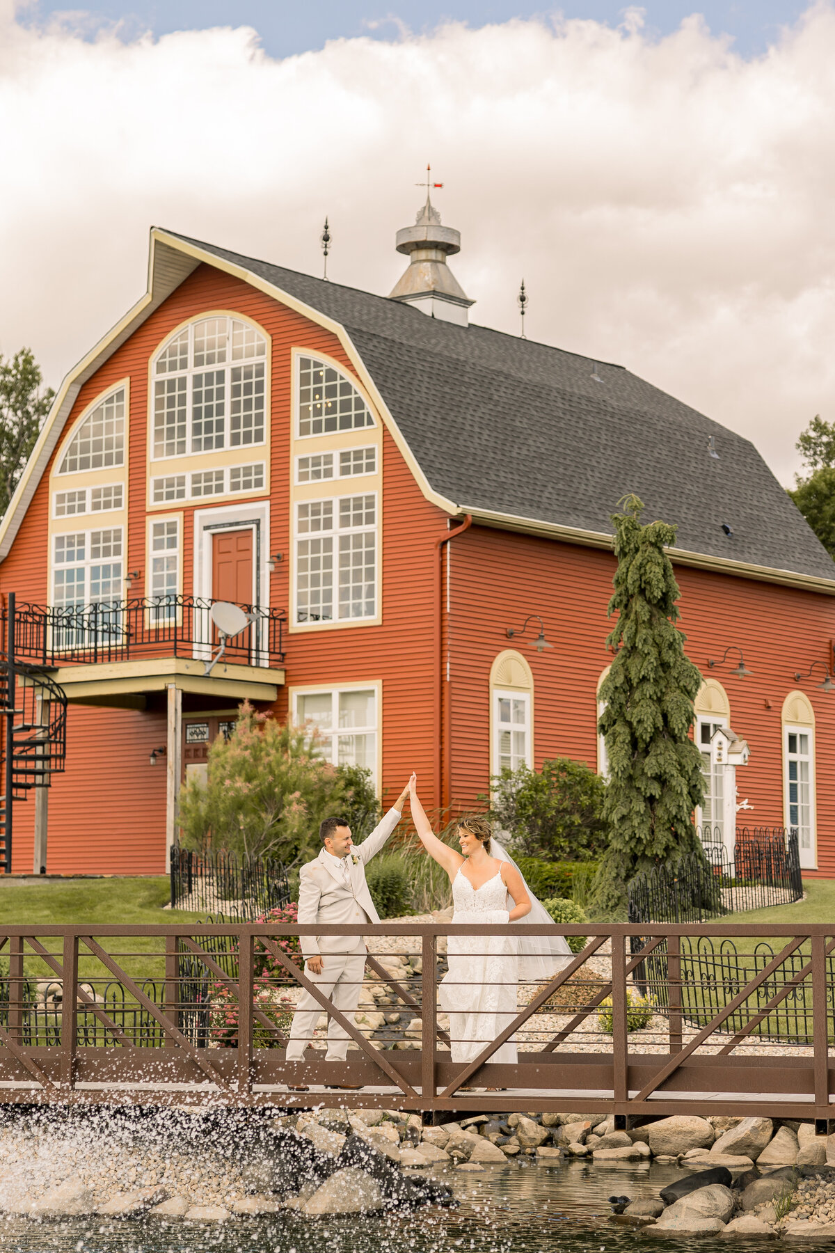Bride and groom at Crooked Willow in Osakis  Minnesota on their wedding day