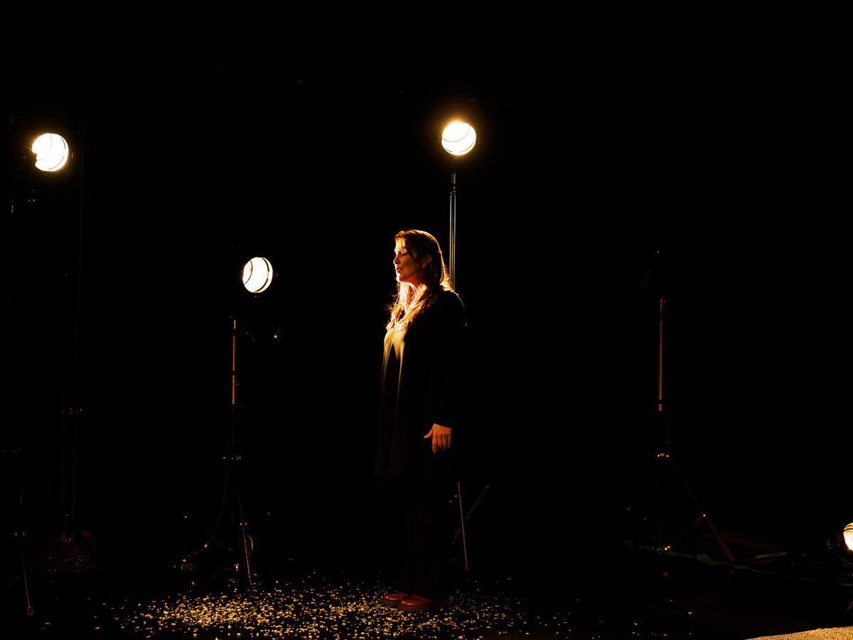 LA FILLE QUI SE SAUVE Cie Amonime TexteCléa Pétrolesi et Catherine Le Hénan_1270093-Enhanced-NR