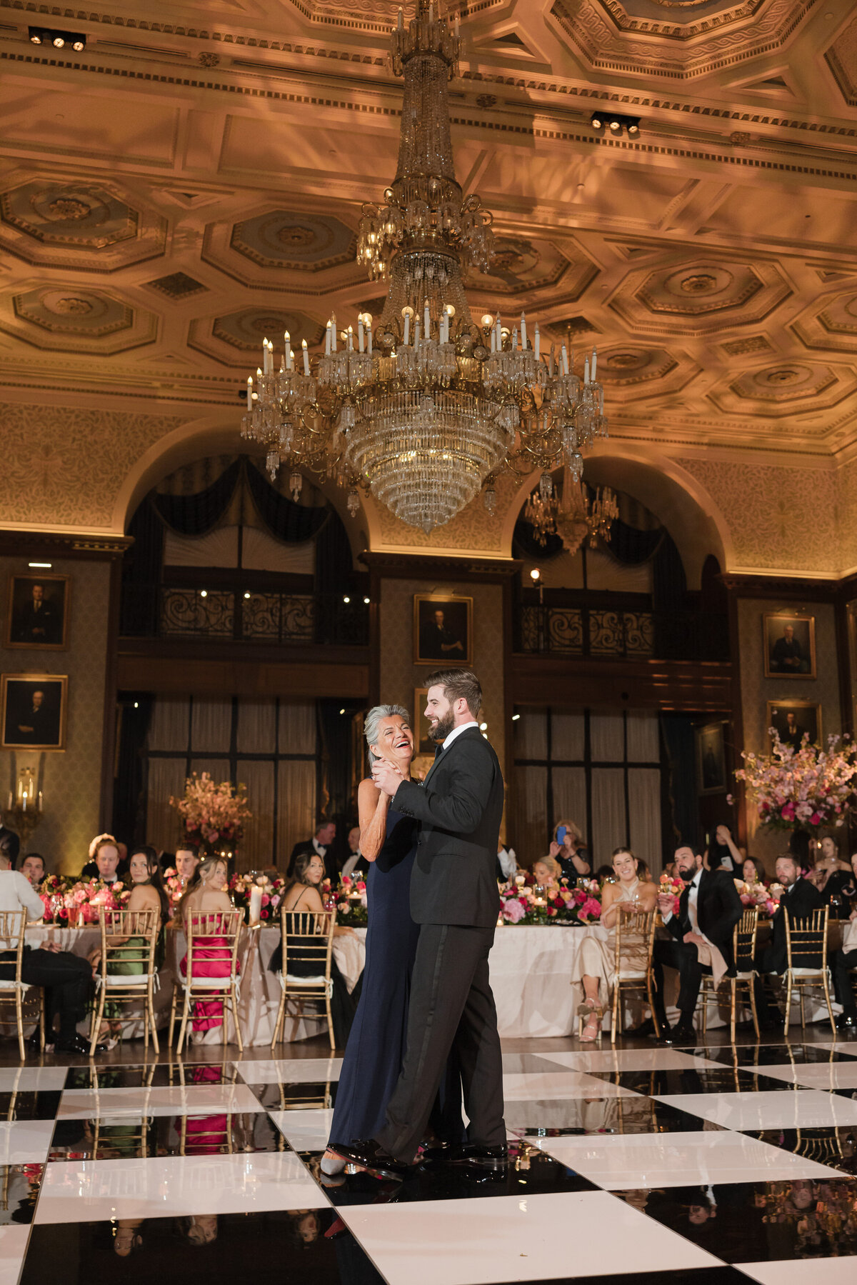 philadelphia-union-league-luxury-wedding-83