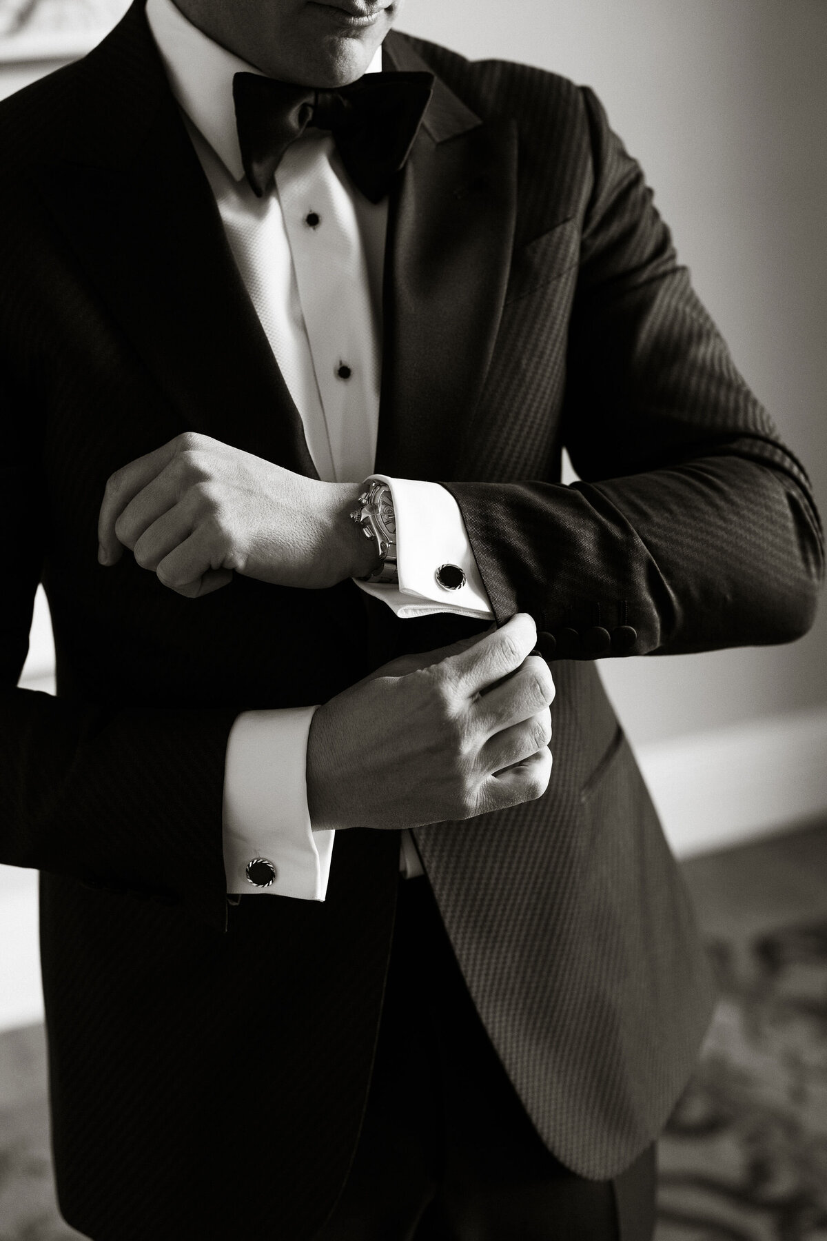 28-groom-getting-ready