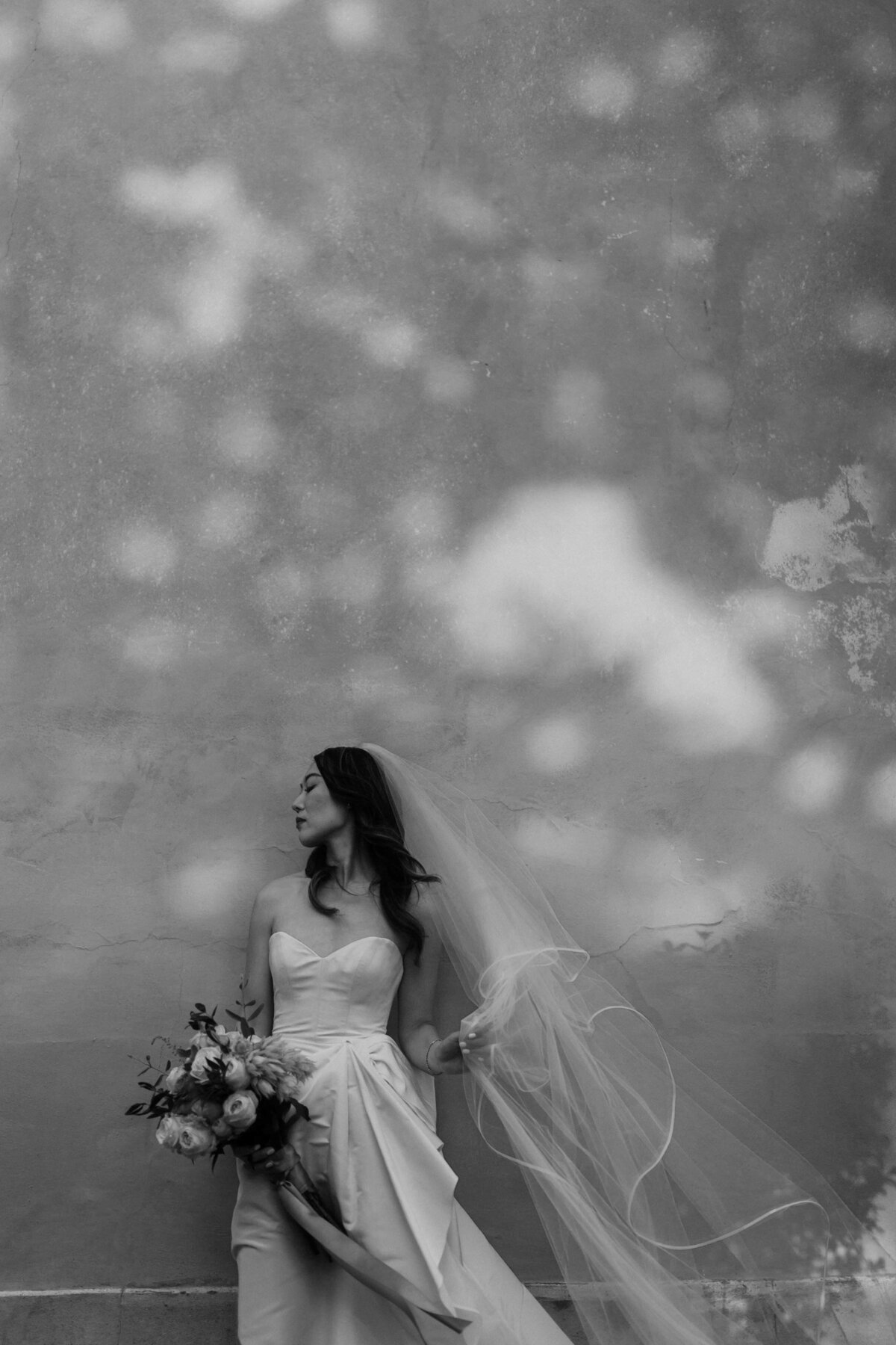 sophisticated bride portrait villa mangiacane