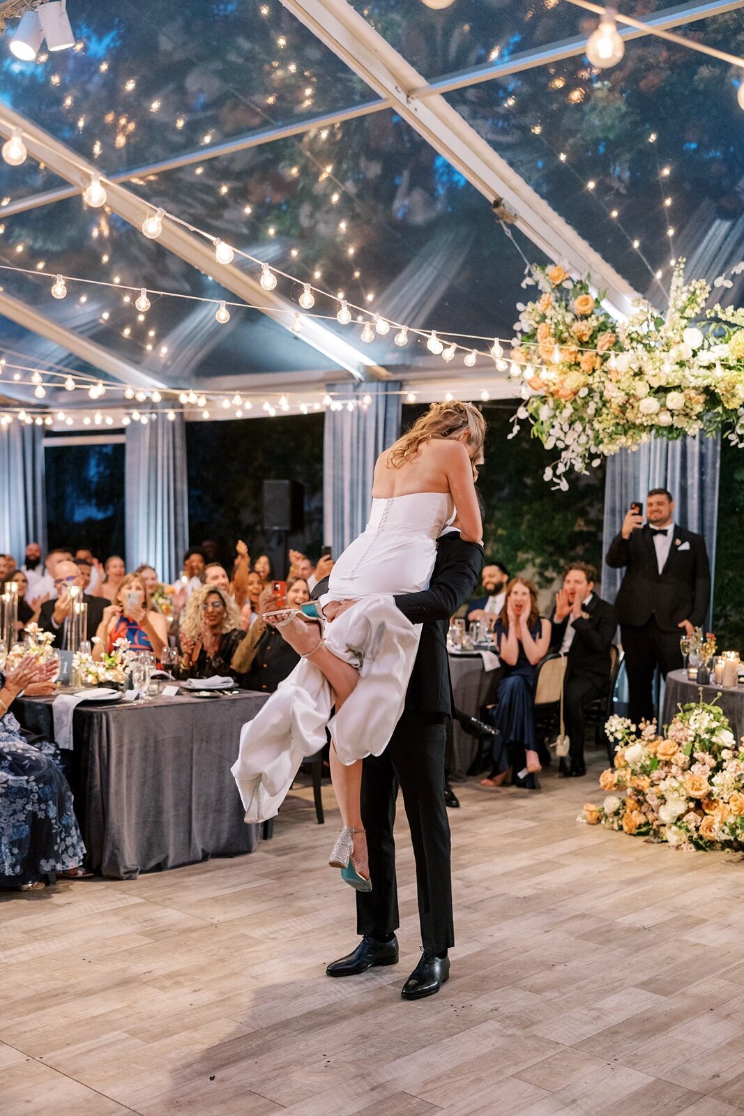 chicago-illuminating-company-wedding-first-dance