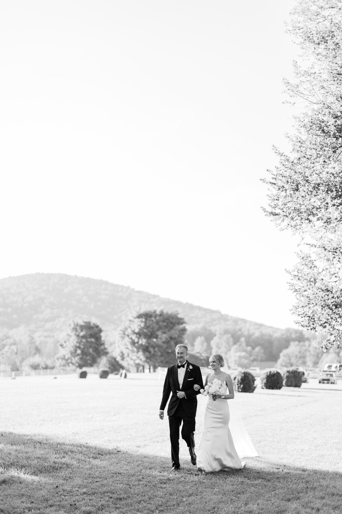 Matt&Carson-CastleHillCider-Charlottesville-Wedding-KelseyMariePhotography-September2021-0413