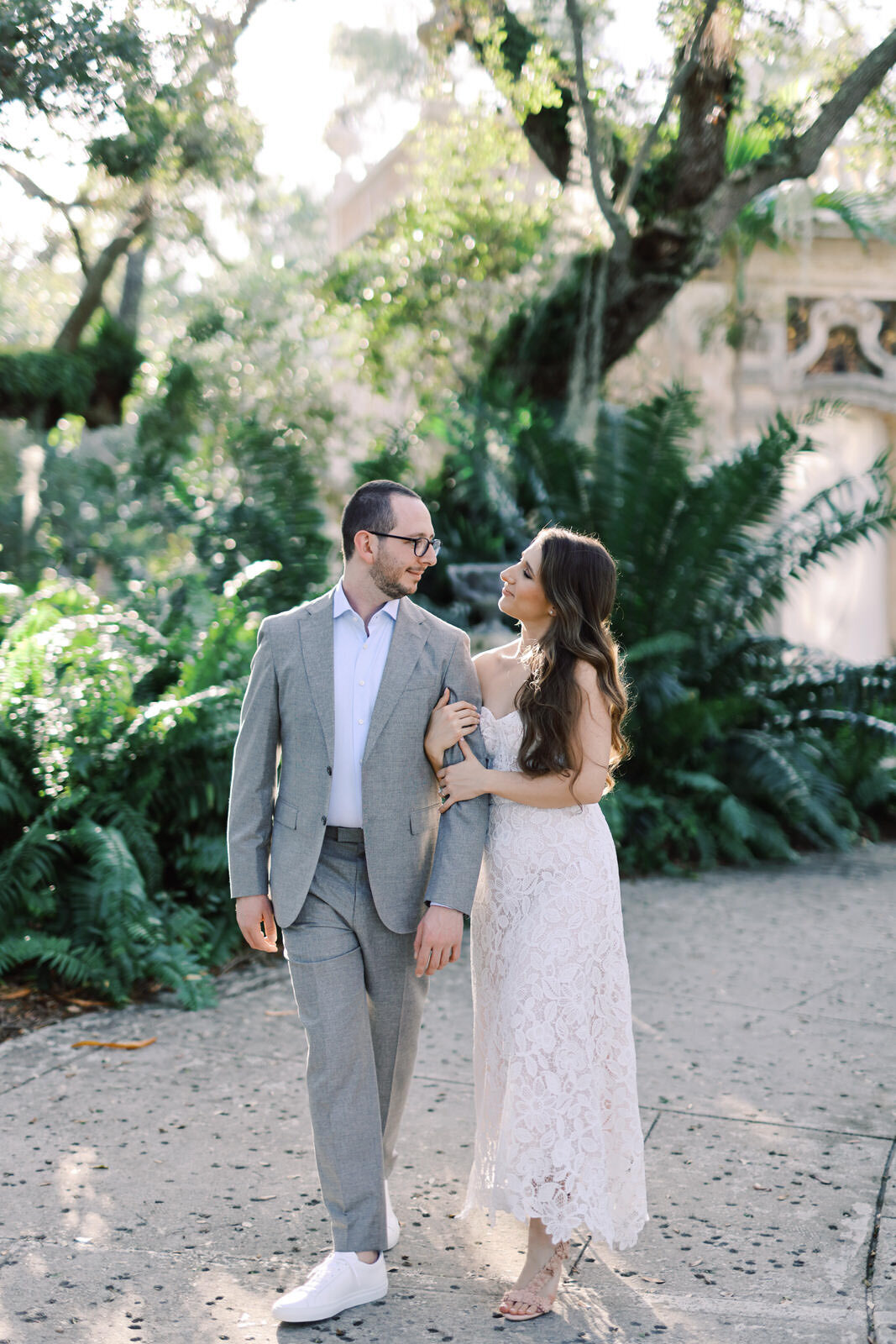 A Stylish and Chic Engagement Session at Vizcaya Museum in Miami Florida 14