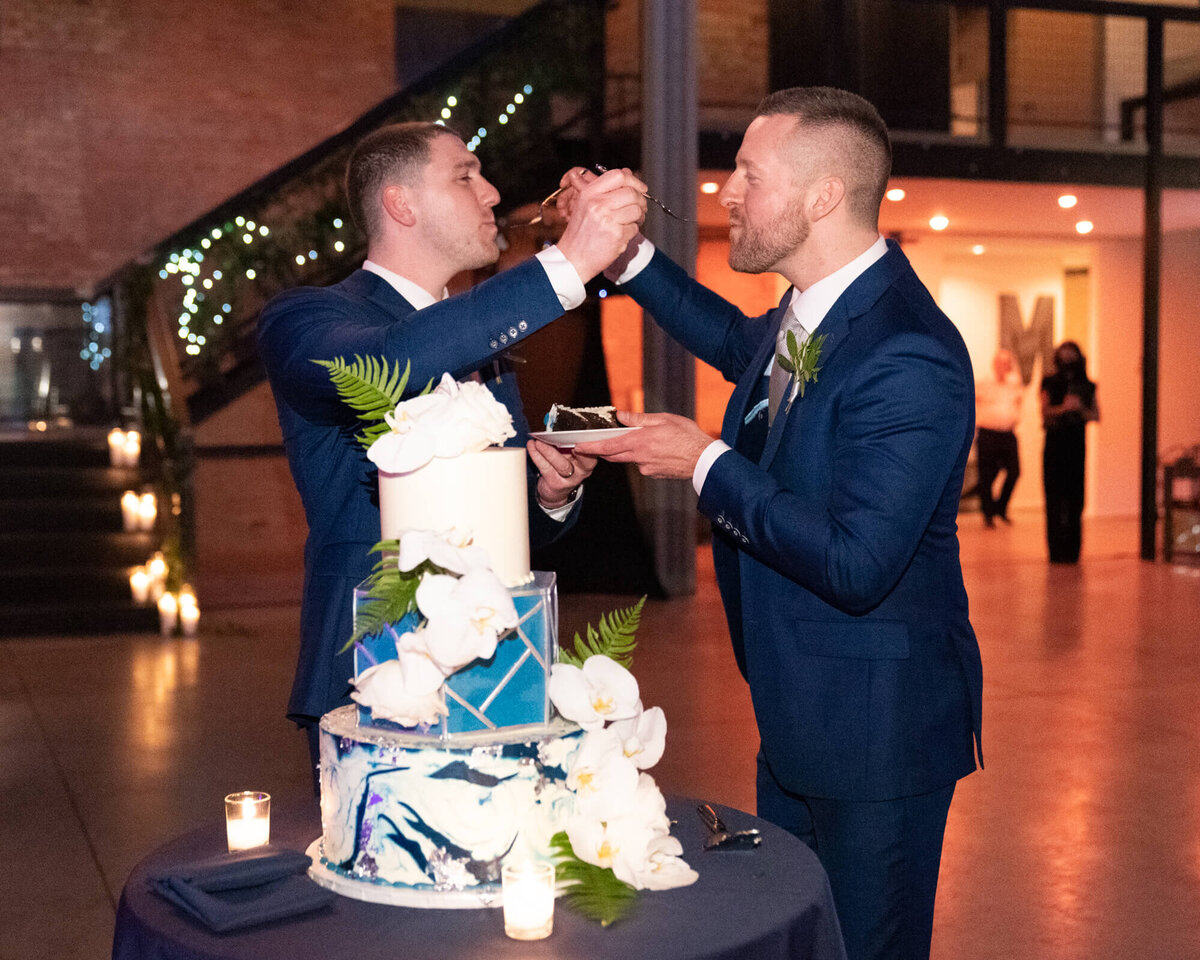 chicago-wedding-decor-florals-tropical-cake-triangles-blue-gold-wedding-chicago-two-grooms-gay-jewish-wedding