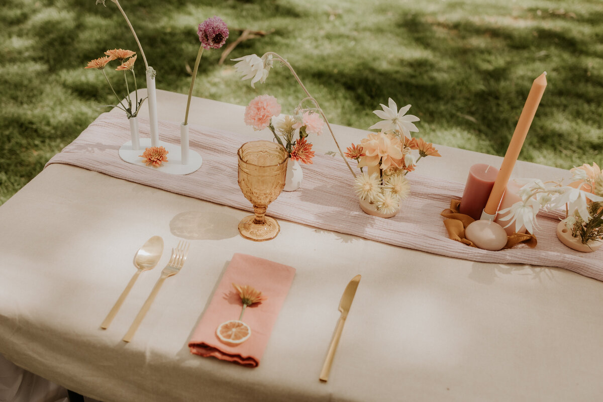 Country rustic wedding table setting