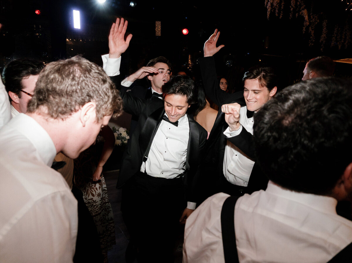Chic-Island-Art-And-Taste-The-Residence-Wedding-133