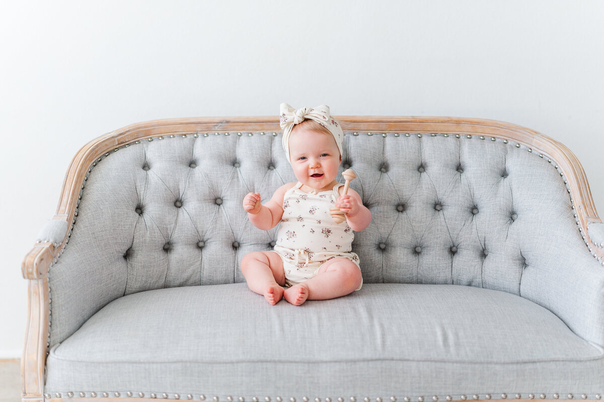 timeless studio one year girl pictures light and airy colorado family photographer elena spraguer photography 0047