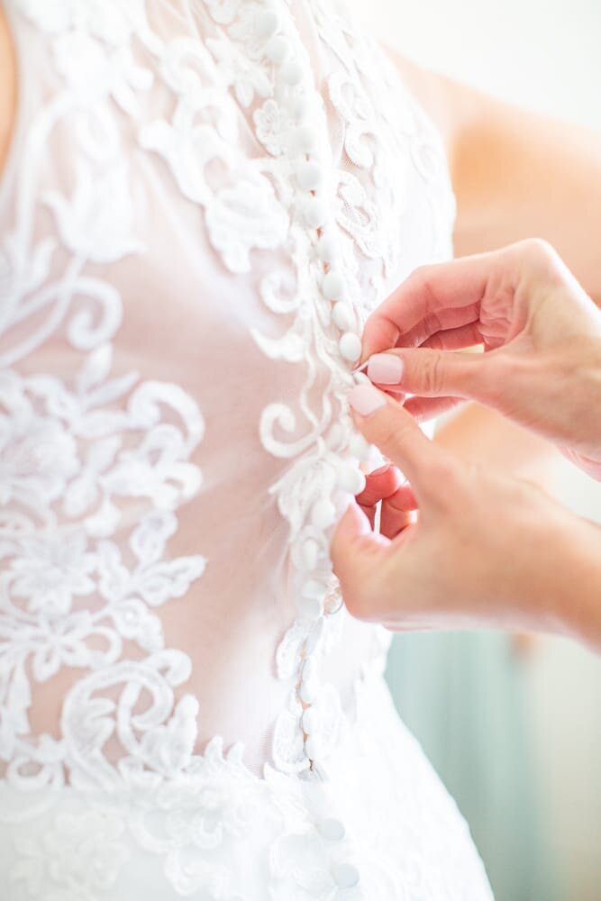 lace-back-wedding-dress-buttons