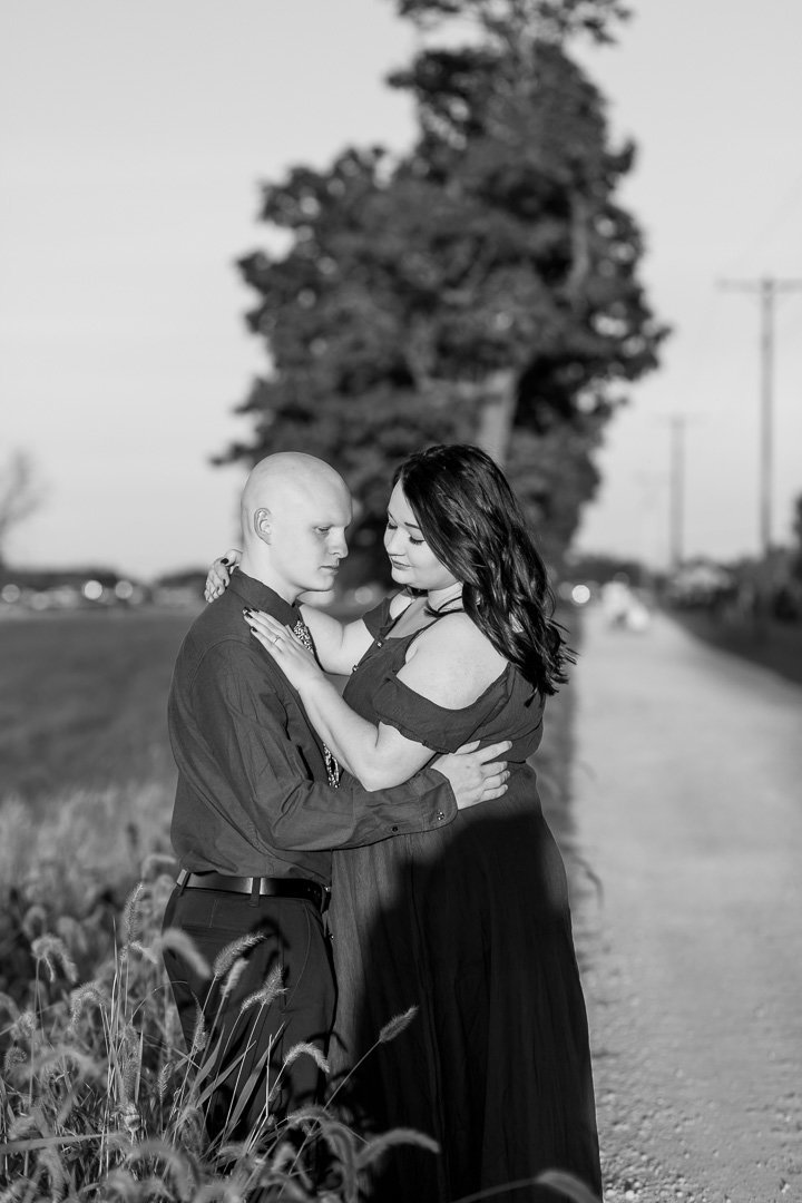 Engagement session in the sunflower field0035