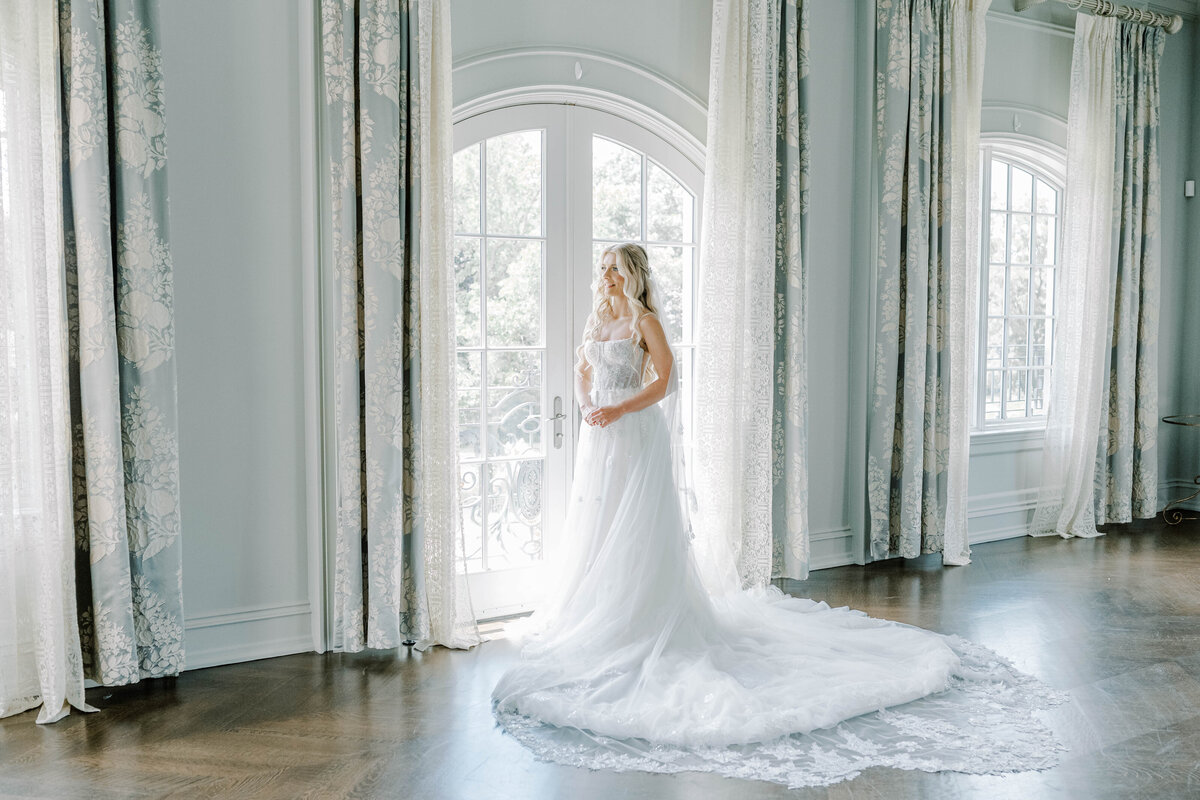 Caitlyn_and_Joe_Sneak_MTA-52