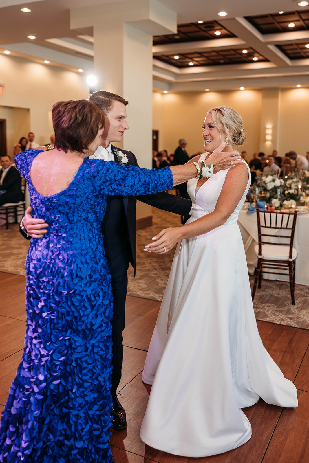 Saint Clair Inn Wedding Reception Michigan Photographer K. E. Rogers Photography-311