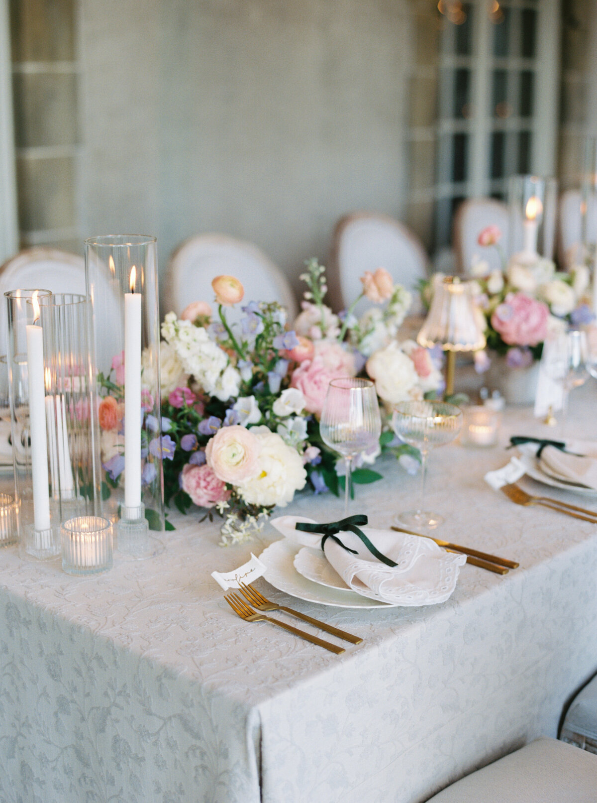 wedding-tablescape-at-glen-manor-house