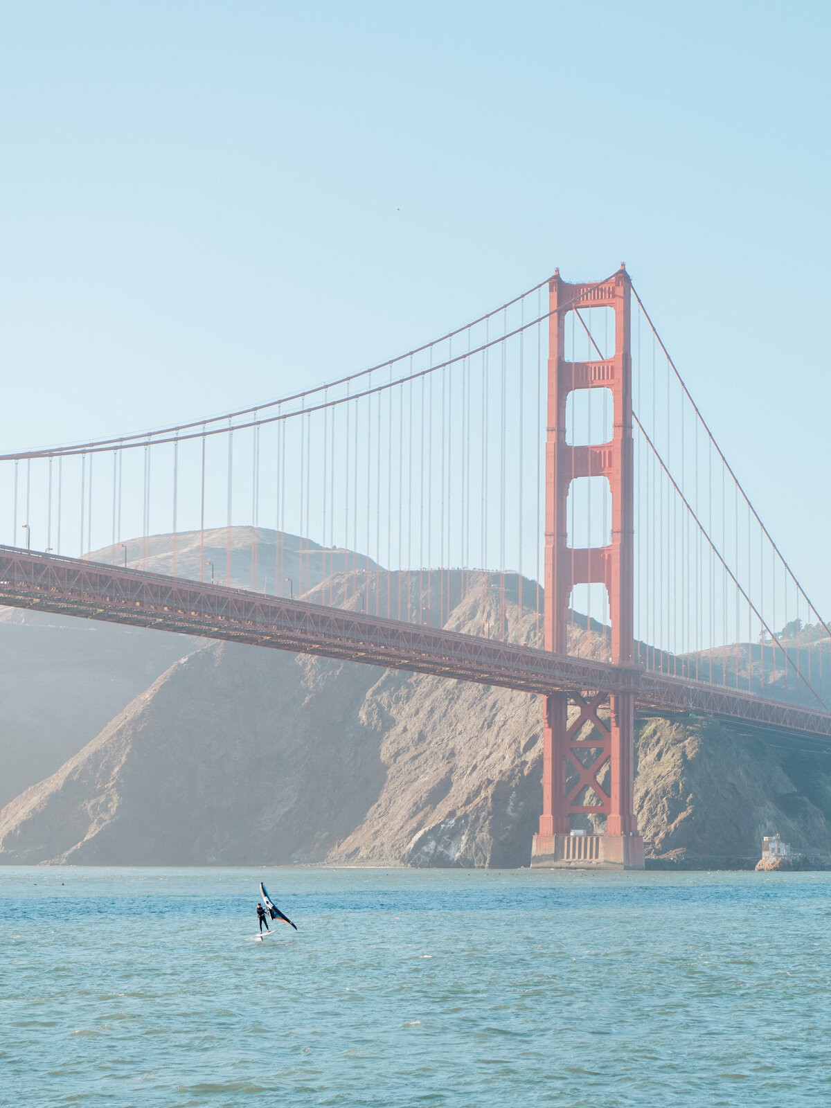 goldengatebridgeandwindsurfer