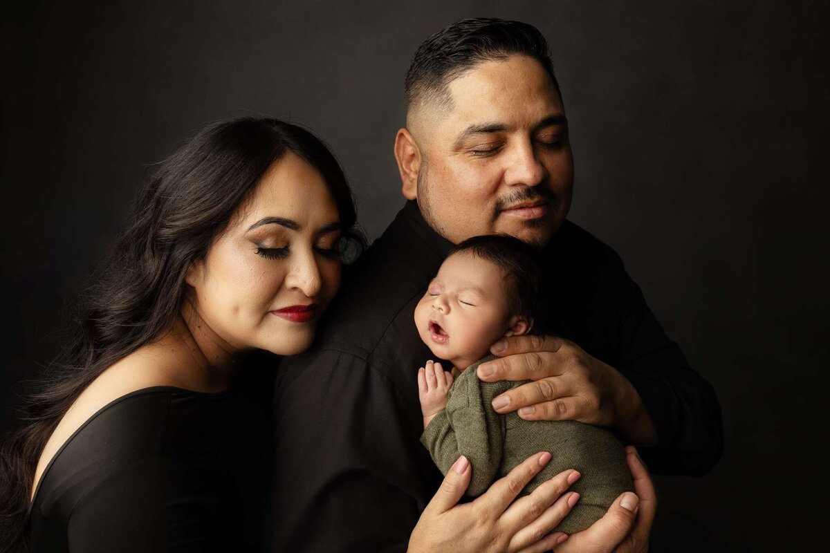 NW Arkansas newborn photographer, newborn photography near me, newborn portraits in NW Arkansas