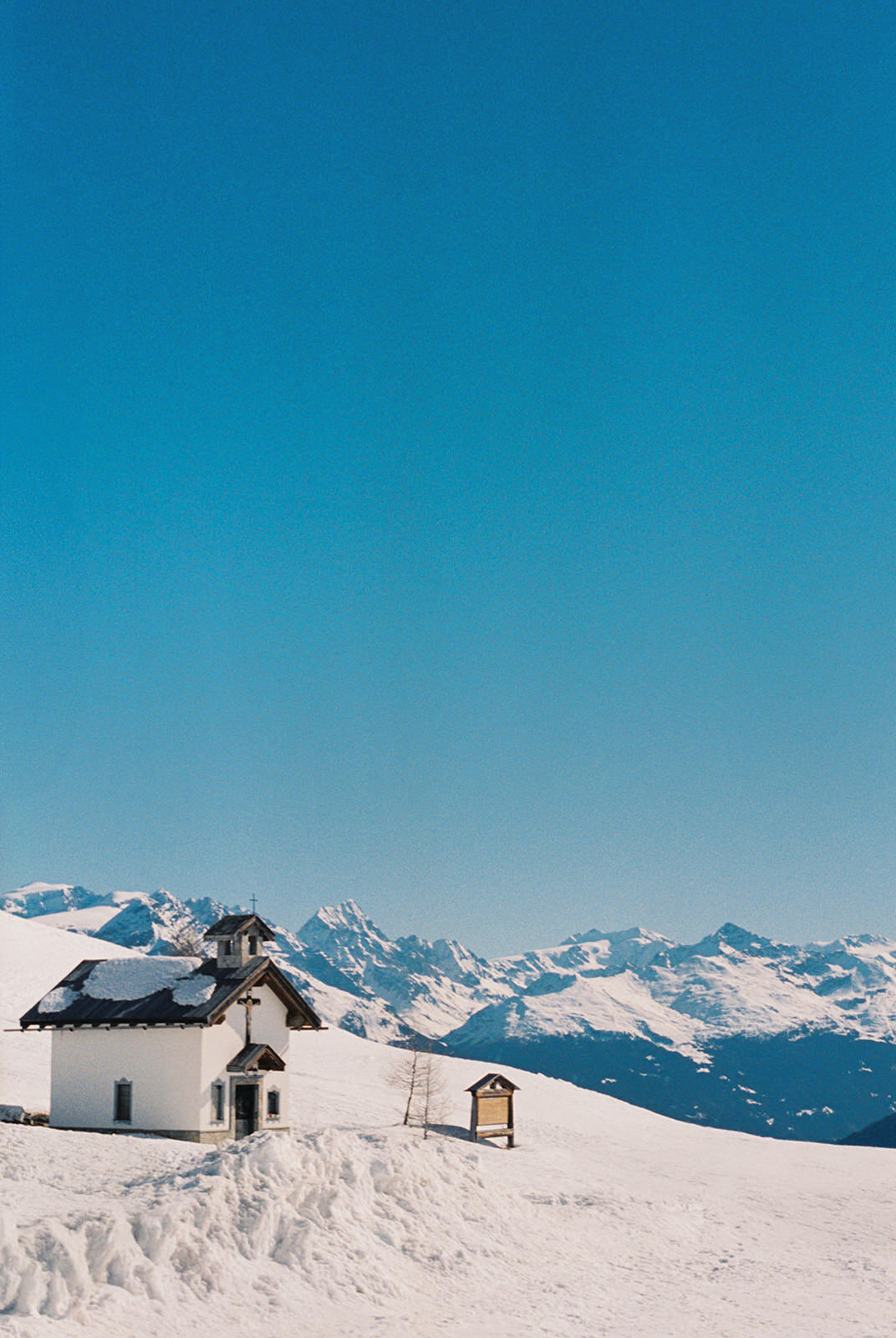 Powers_Wilson_Switzerland_Wedding_Landscapes_TaraHodgesPhotography016