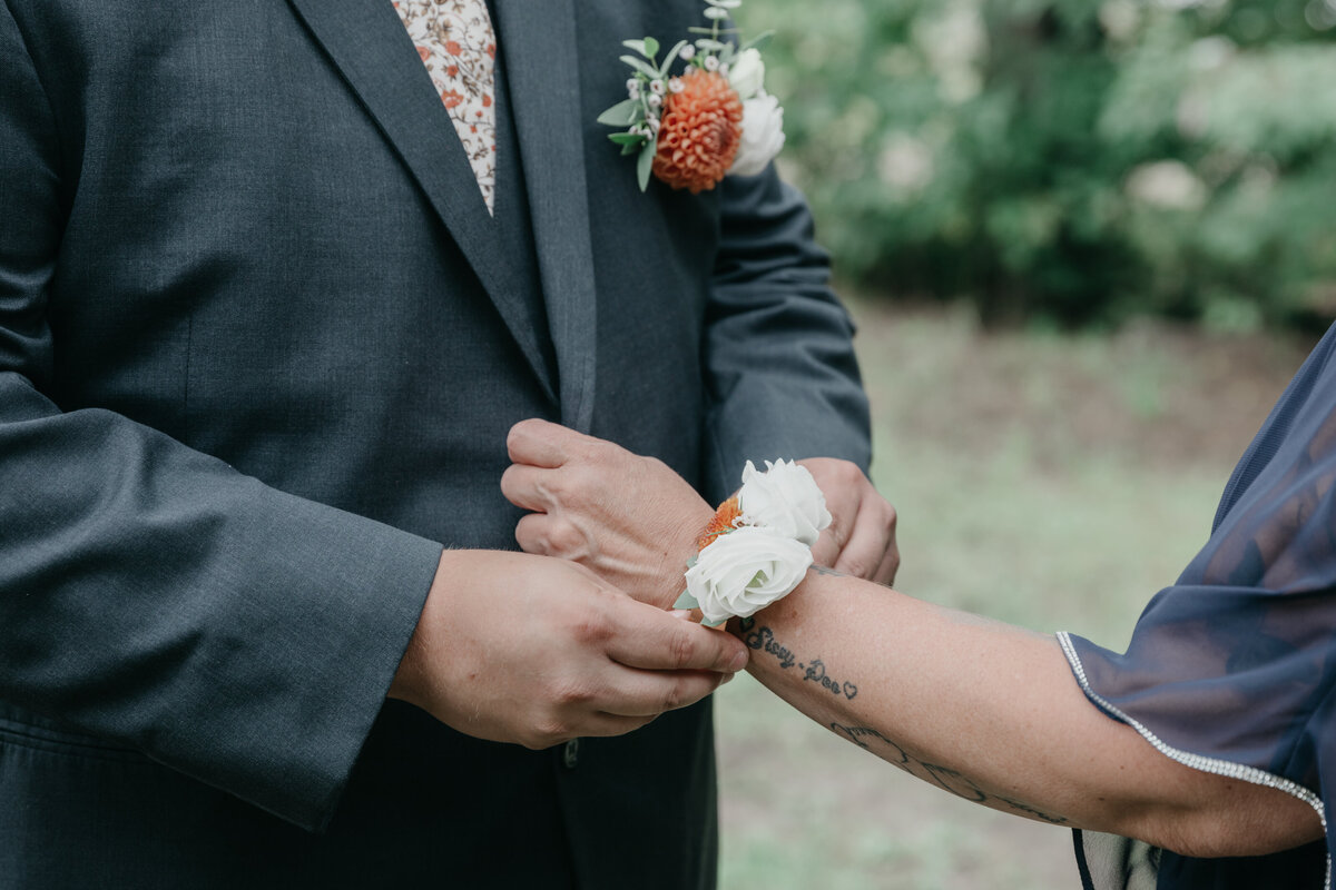 K&T Camp Bellaleo Wedding Flowers16