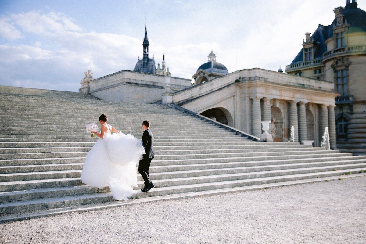 chateau-de-chantilly-luxury-wedding-phototographer-in-paris (3 of 59)
