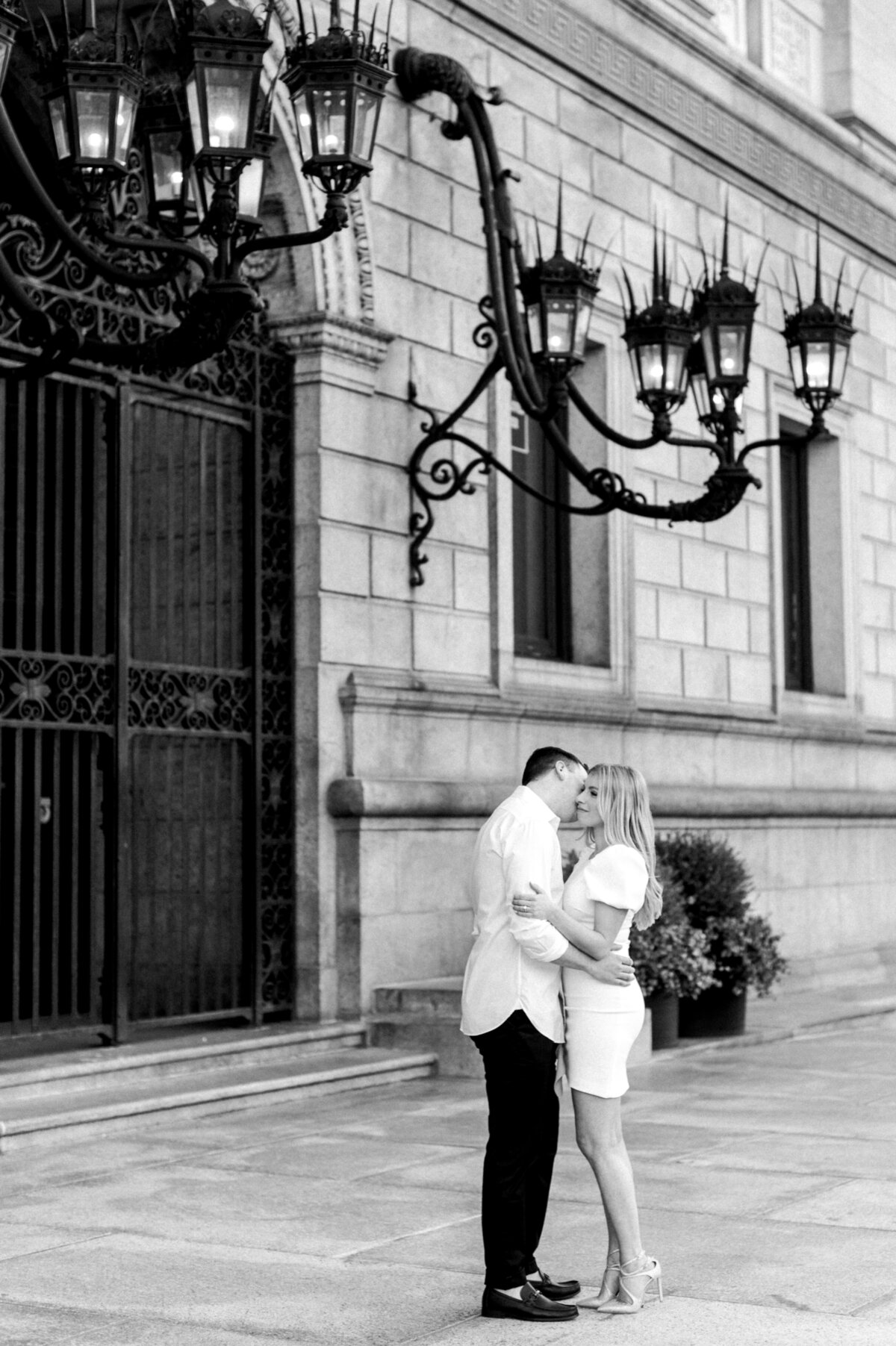 back-bay-boston-public-library-engagement-session-wedding-photographer-photo-23