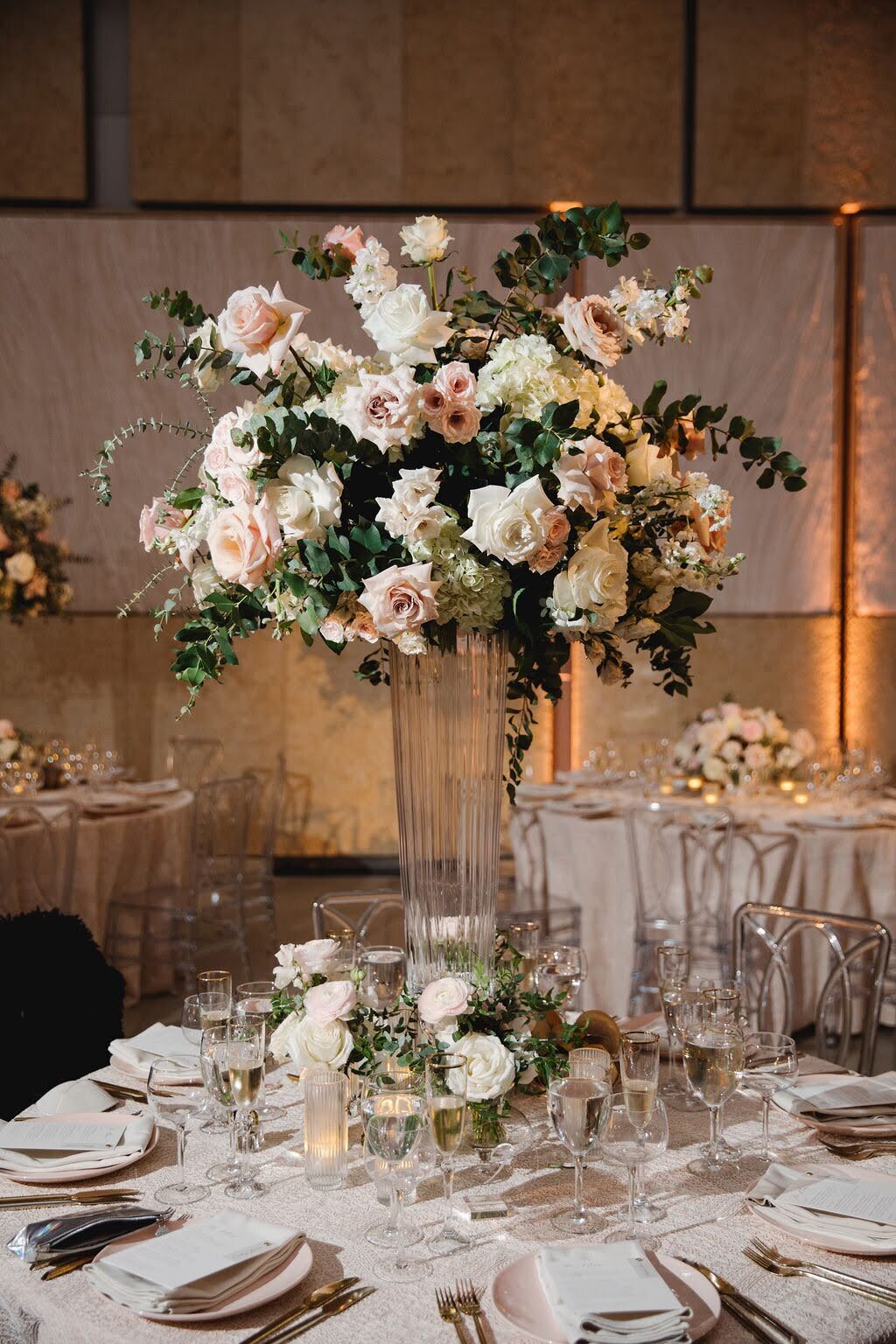 Carly-and-Gabe-Philadelphia-wedding-Barnes-Foundation30