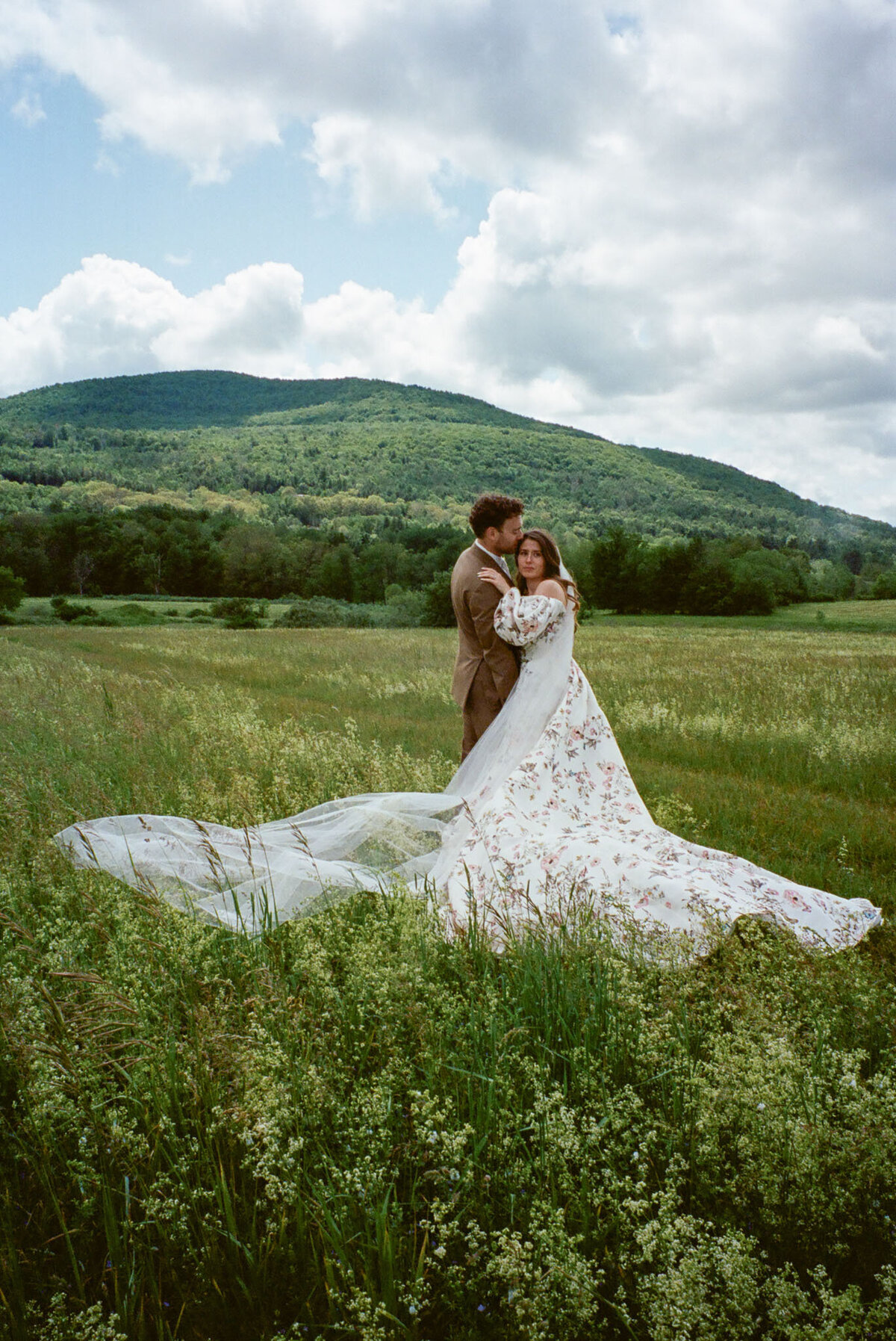 adventure wedding photos in a field