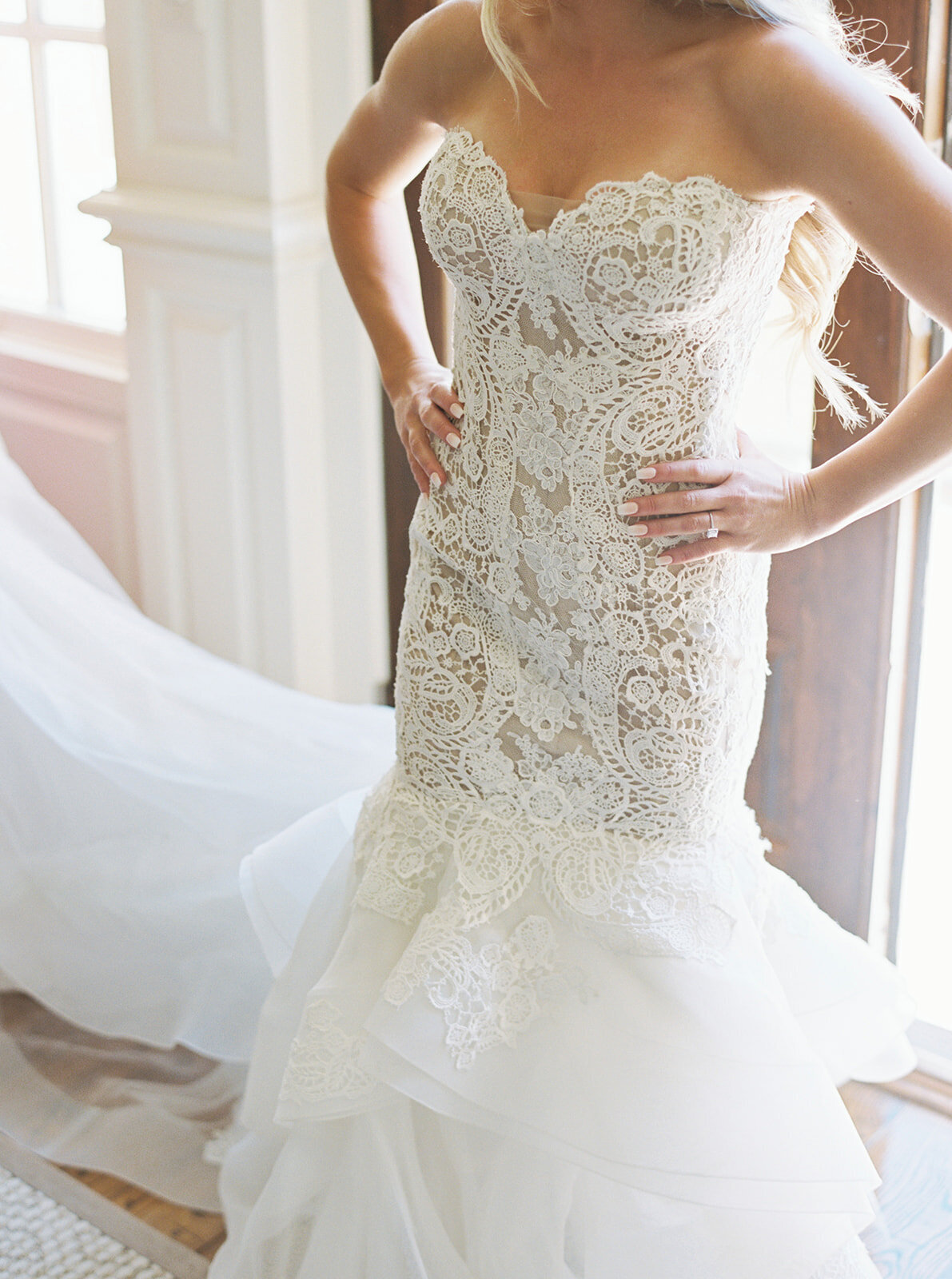 bride-dress-getting-ready