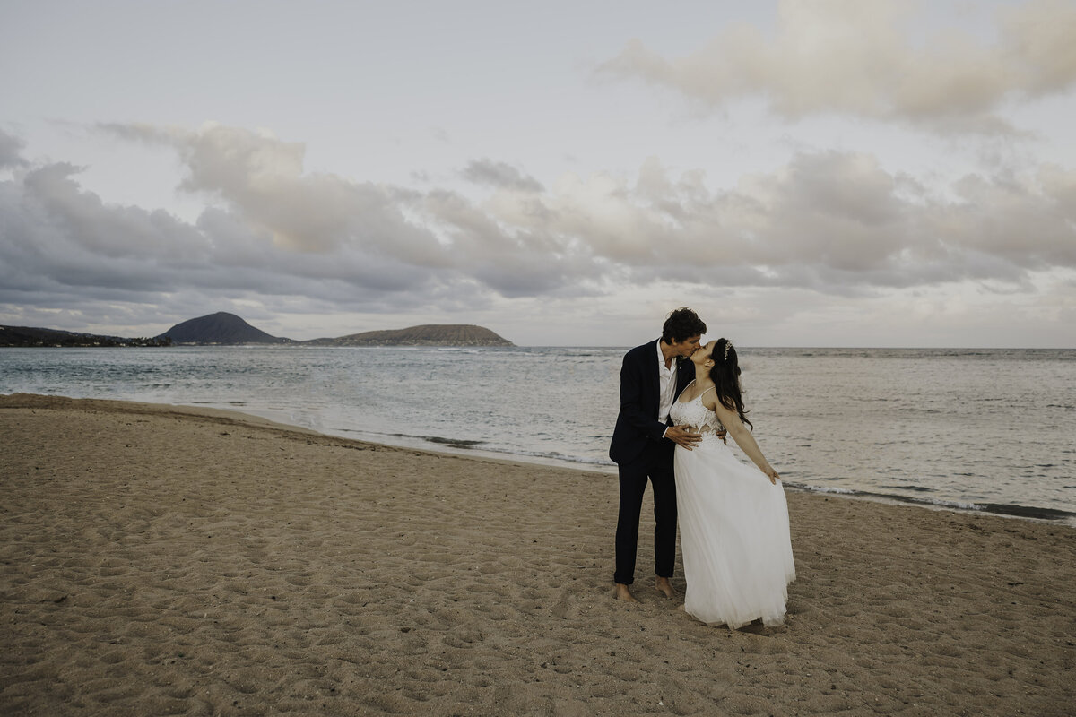 Honolulu-Beach-Wedding