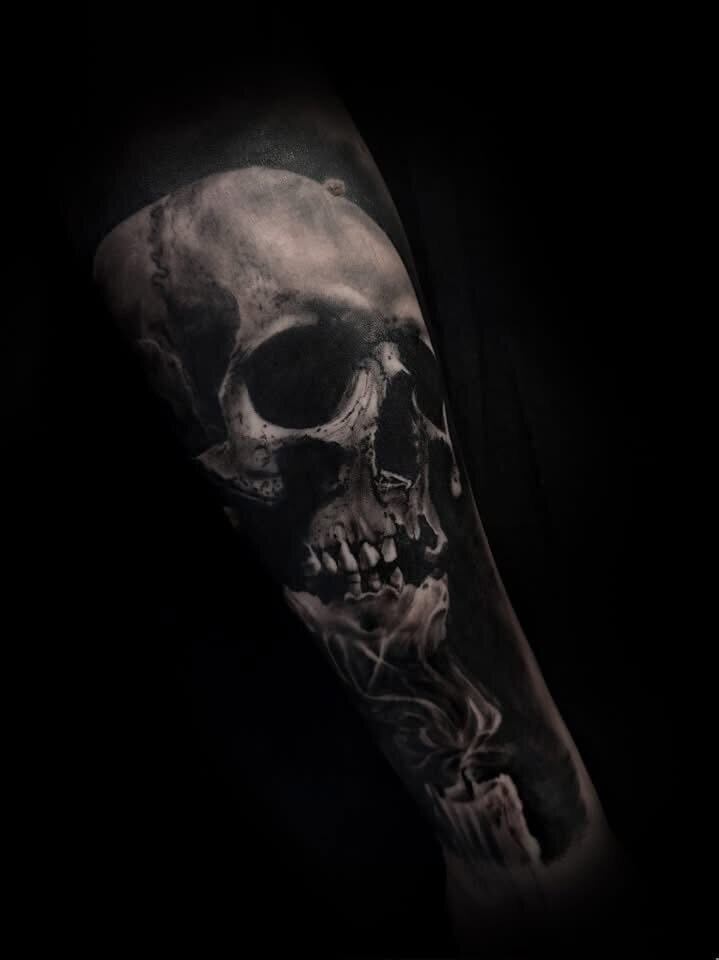 bloody-ink-roberto-tattookuenstler-zuerich-oberland-hinwil (7)
