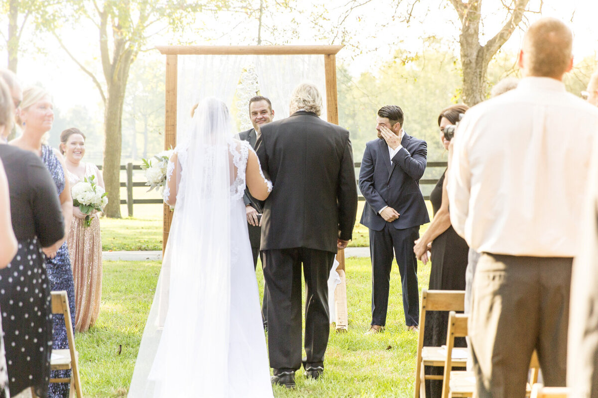wedding-photography_Kentucky_polo-barn-at-saxony-10