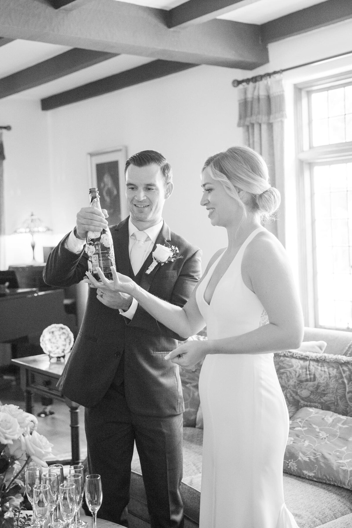wedding-champagne-toast