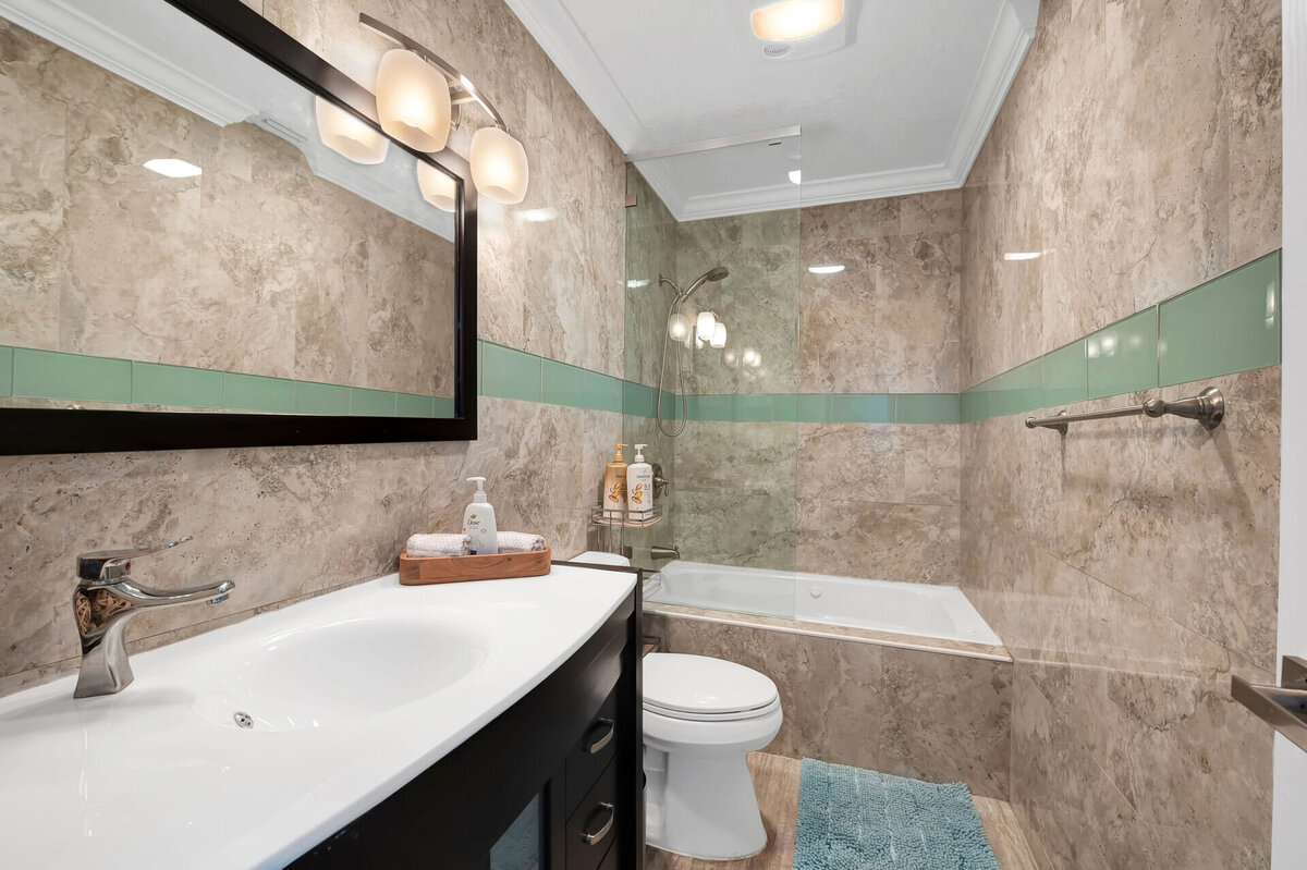 Bathroom 4 (1)