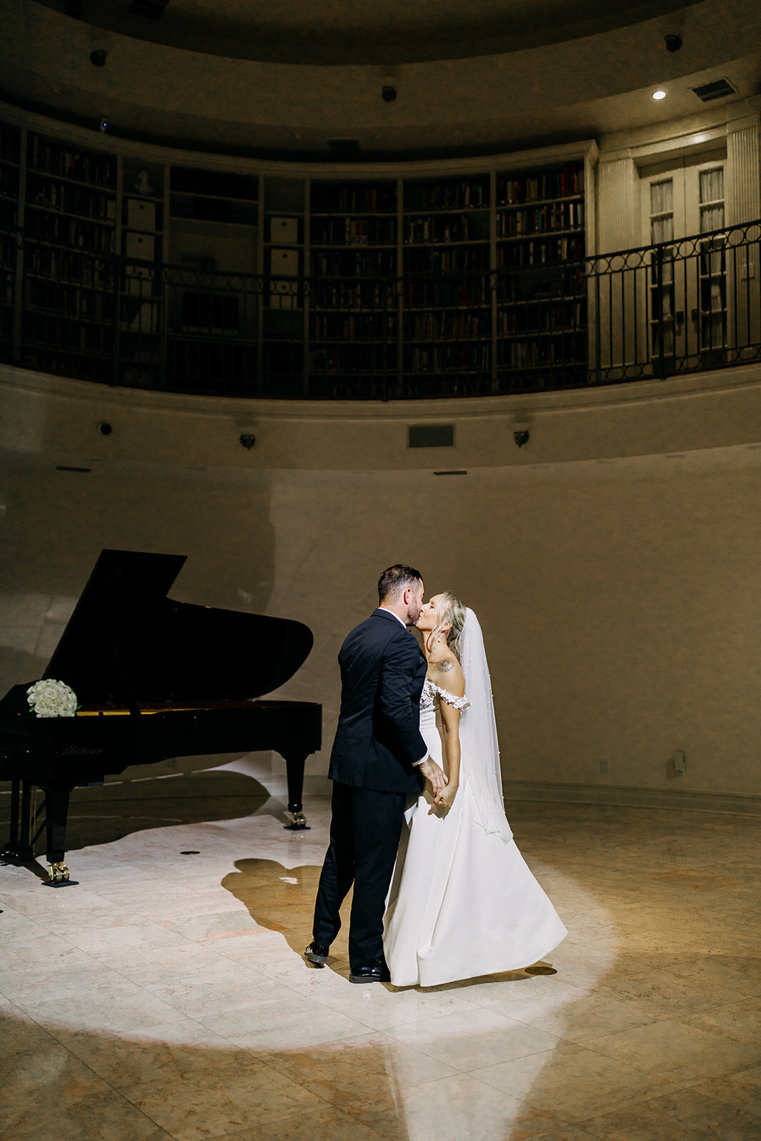 amber-mcwhorter-photo-whitehurst-elopement-chantilly-chic-celebrations-0999