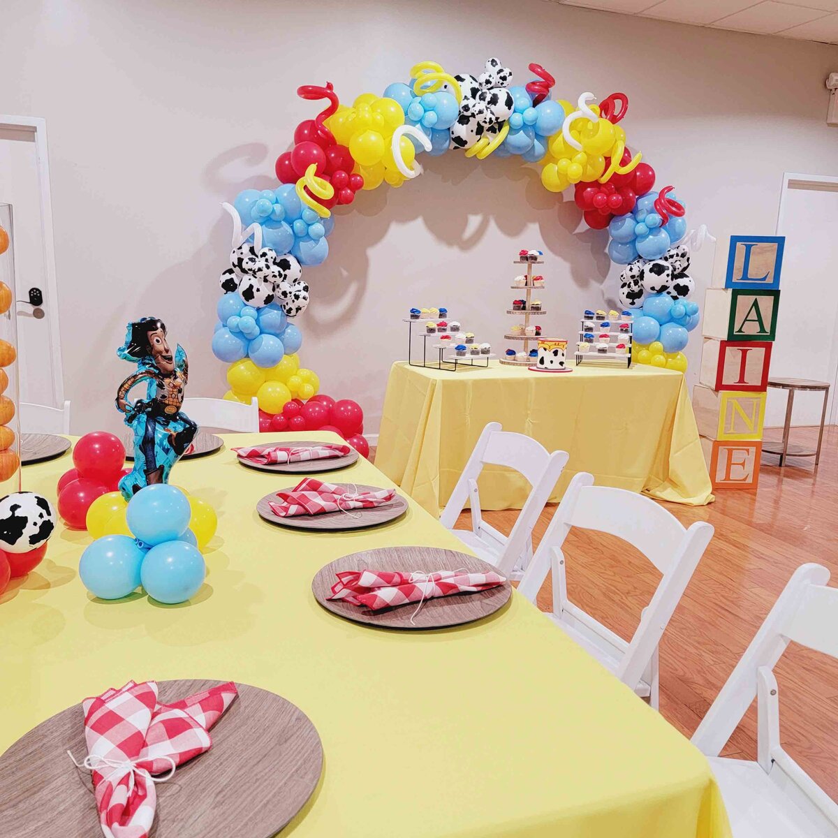 The boys' classroom with vibrant and playful space with Air with Flair Decor's Custom Balloon Installation. The learning environment in the creative and lively vibes of our expertly crafted balloon artist.
