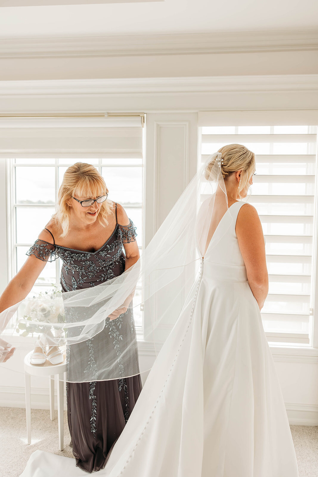Saint Clair Inn Wedding Bride Michigan Photographer K. E. Rogers Photography-19