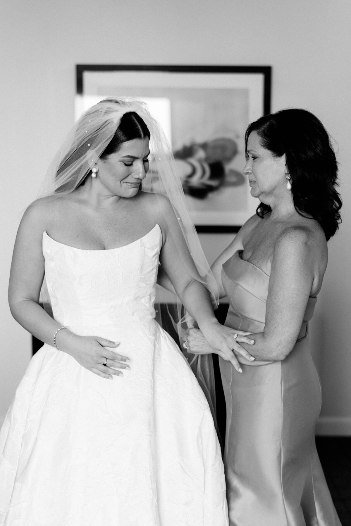 Philadelphia-Ritz-Carlton-Wedding-Bride-Getting-Ready_016
