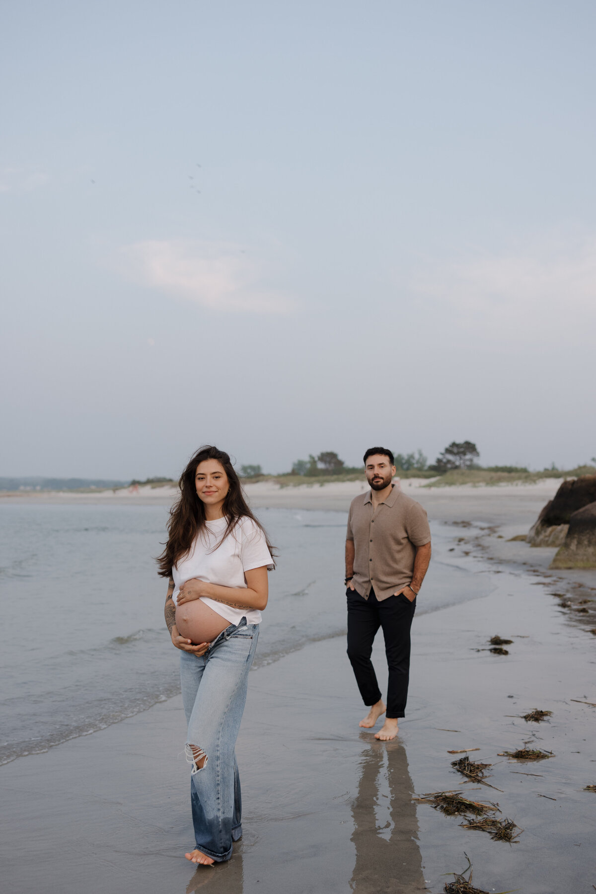 coastal-new-england-maternity-photoshoot-11