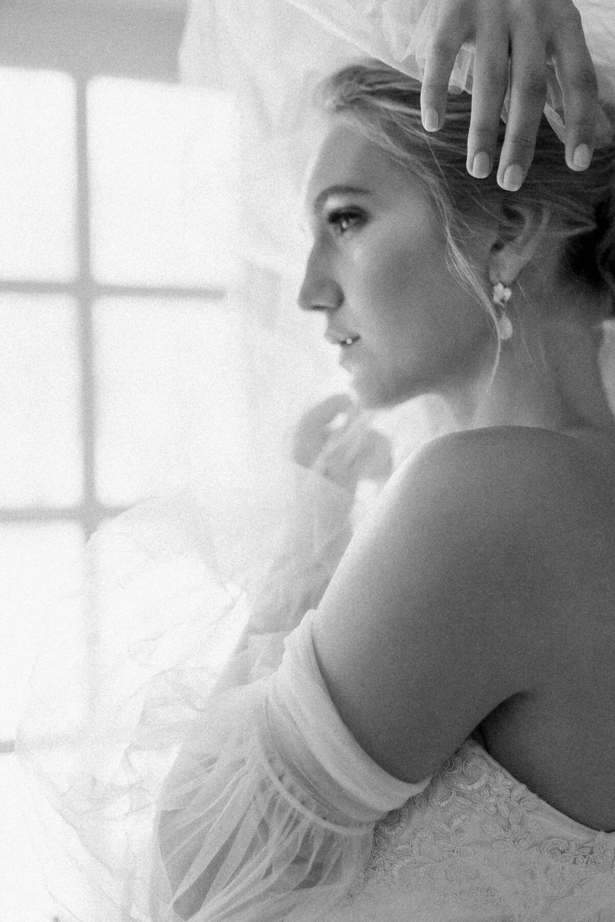 0501 Graydon Hall Manor British Vogue Editorial Toronto Wedding Lisa Vigliotta Photography