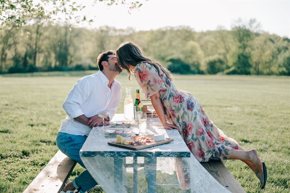 MICHIGAN-WEDDING-PHOTOGRAPHER-KENSINGTON-METROPARK-ENGAGEMENT-SESSION-CAPTURED-BY-KELSEY-DF-14_websize