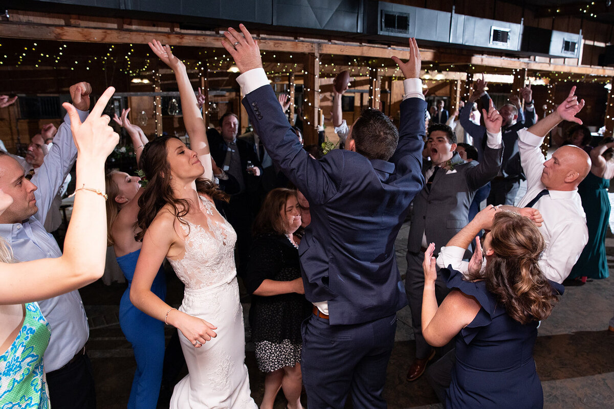 loudoun-studios-bluemont-vineyards-weddings-va00028