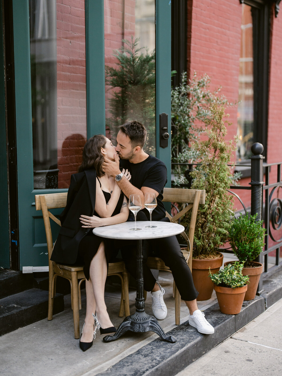 nycengagement-sohoengagementsession-fineartweddingphotographer-felixfeyginphotography-030