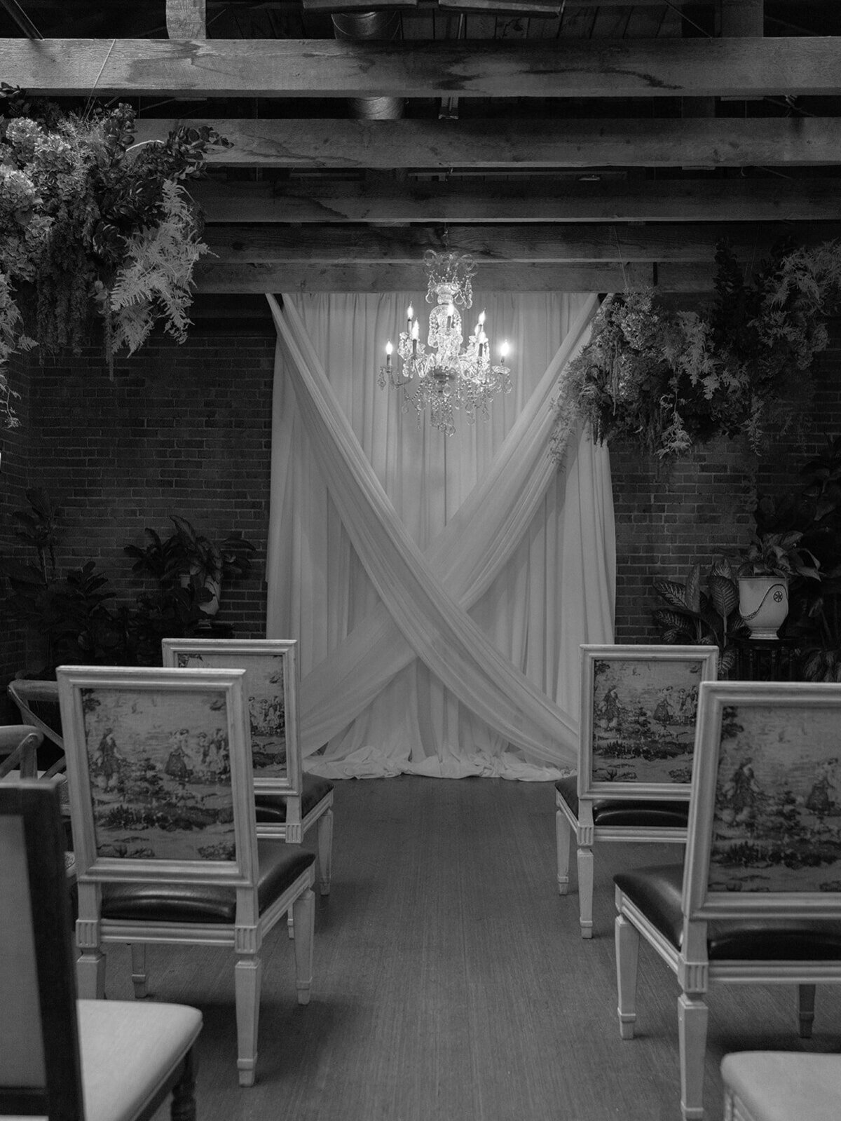 Faye-Fern-Creative-Dennis-Roy-Coronel-Carondelet-House-Ceremony-09-1