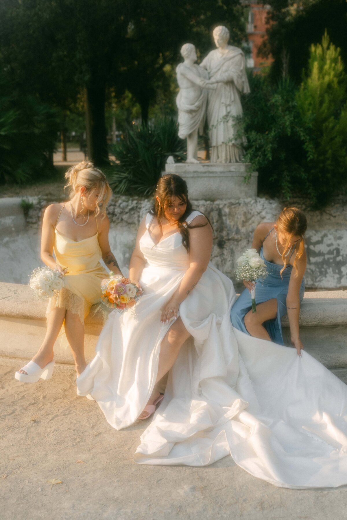 Bride-Bridesmaids-Photo-124