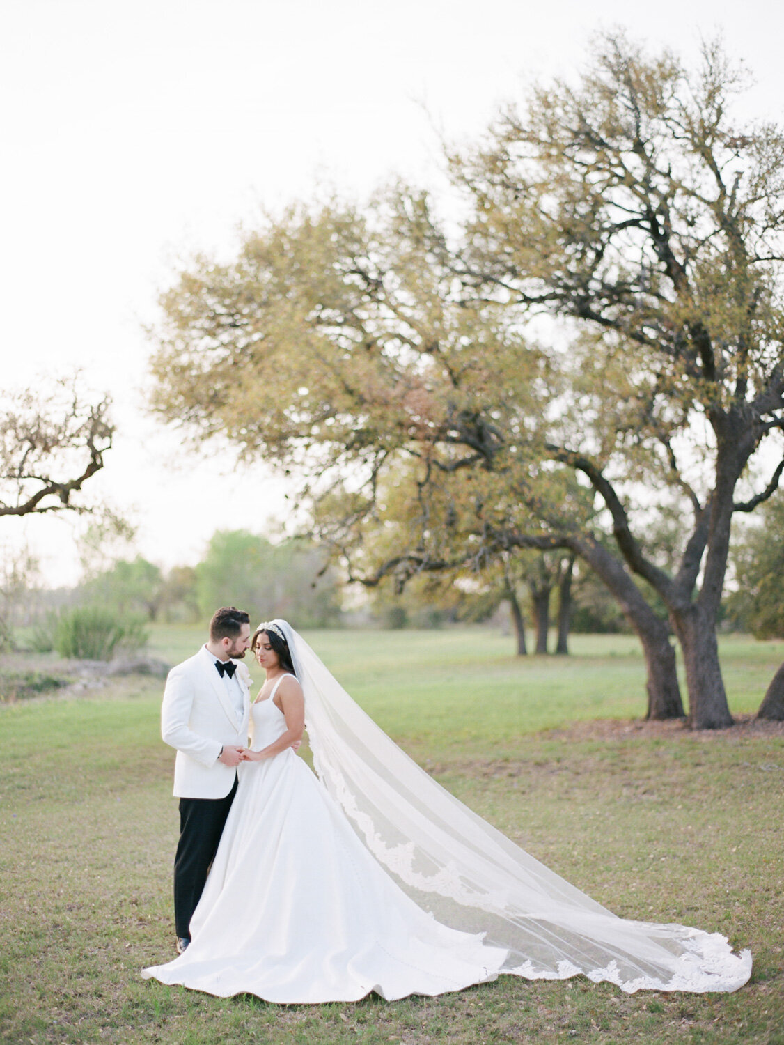 Ashley-and-Aaron-Dream-Wedding-Venue-in-Texas-15