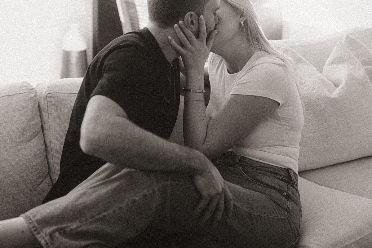 inhome-couples-intimate-bnw-love
