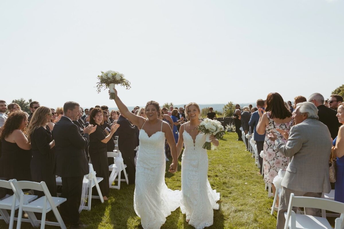 outdoor-same-sex-wedding-16